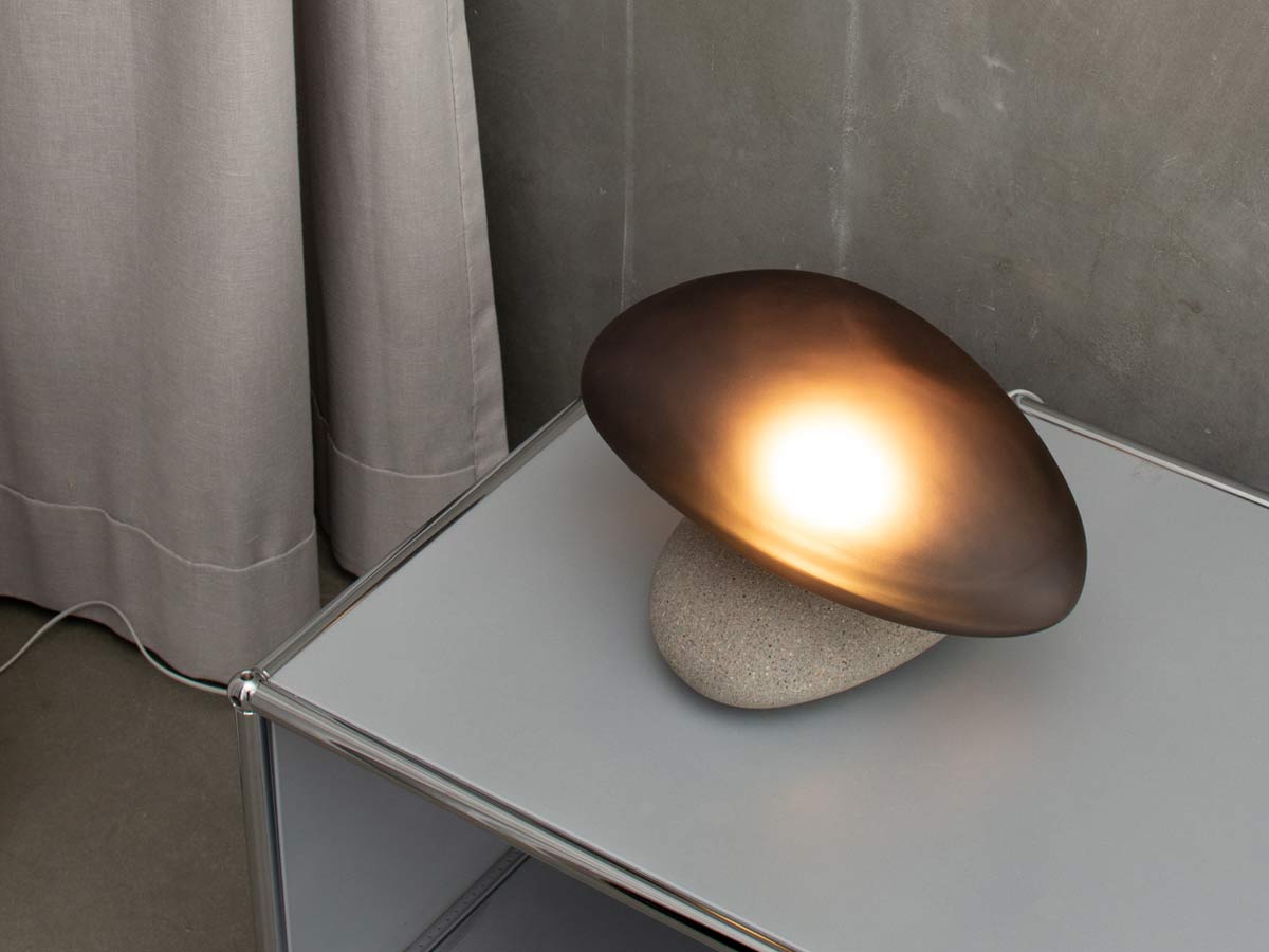 A-N-D Pebble B Lampe A Poser