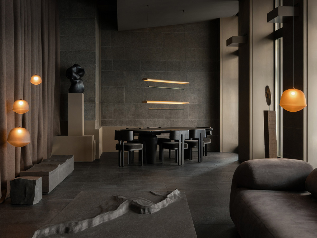 A-N-D Tier 100 Vertical P Suspension Lamp