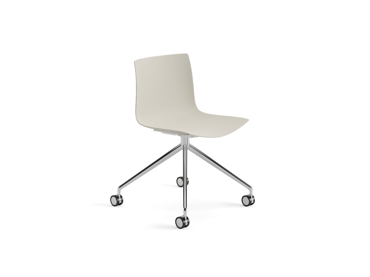 Стул Arper Catifa 46 #0369, на колёсах