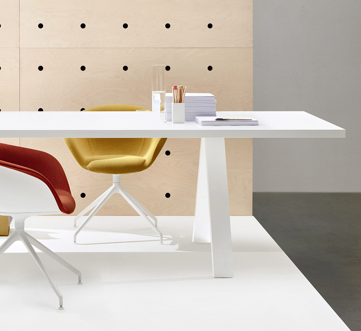 Arper Cross Table