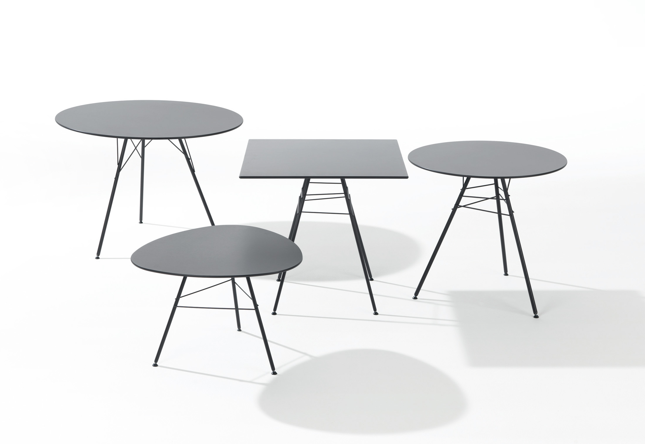 Arper Leaf Square Table
