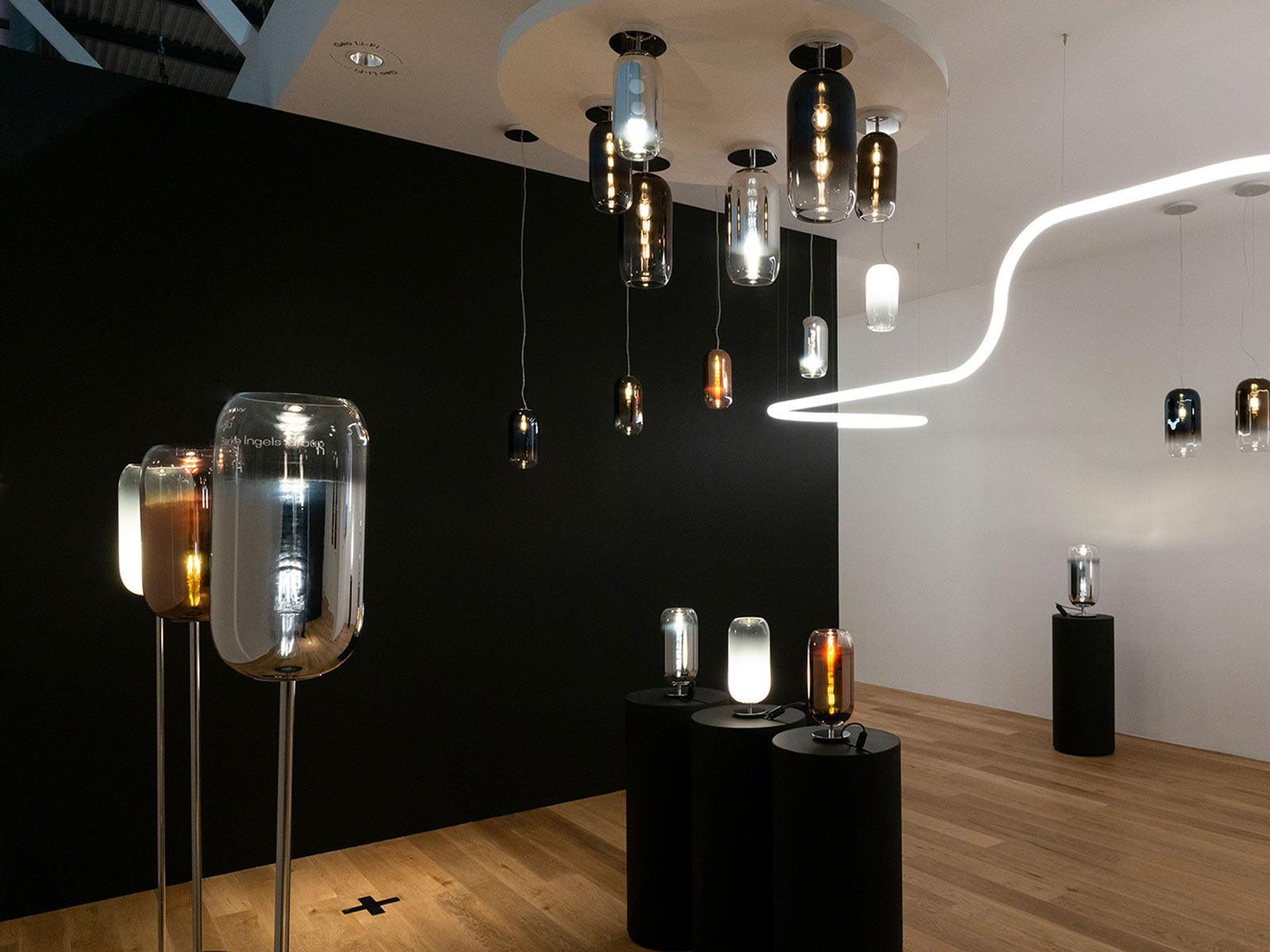 Artemide Gople Table Lamp Black Structure
