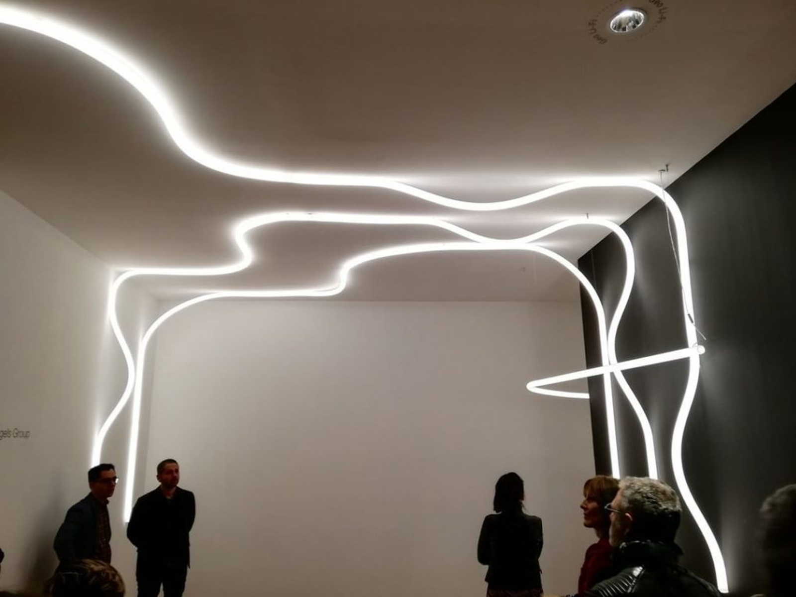 Artemide La Linea Architectural Lamp