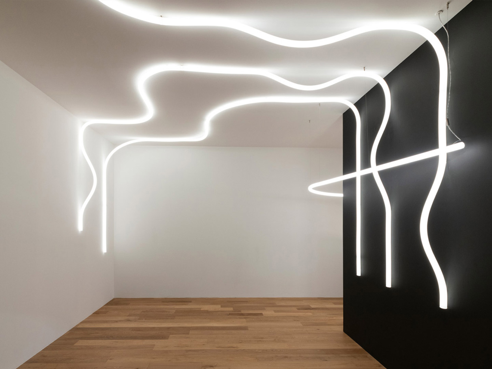Artemide La Linea Architectural Lamp