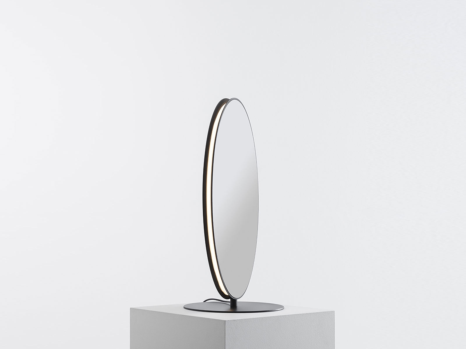 Artemide Seores Floor Lamp
