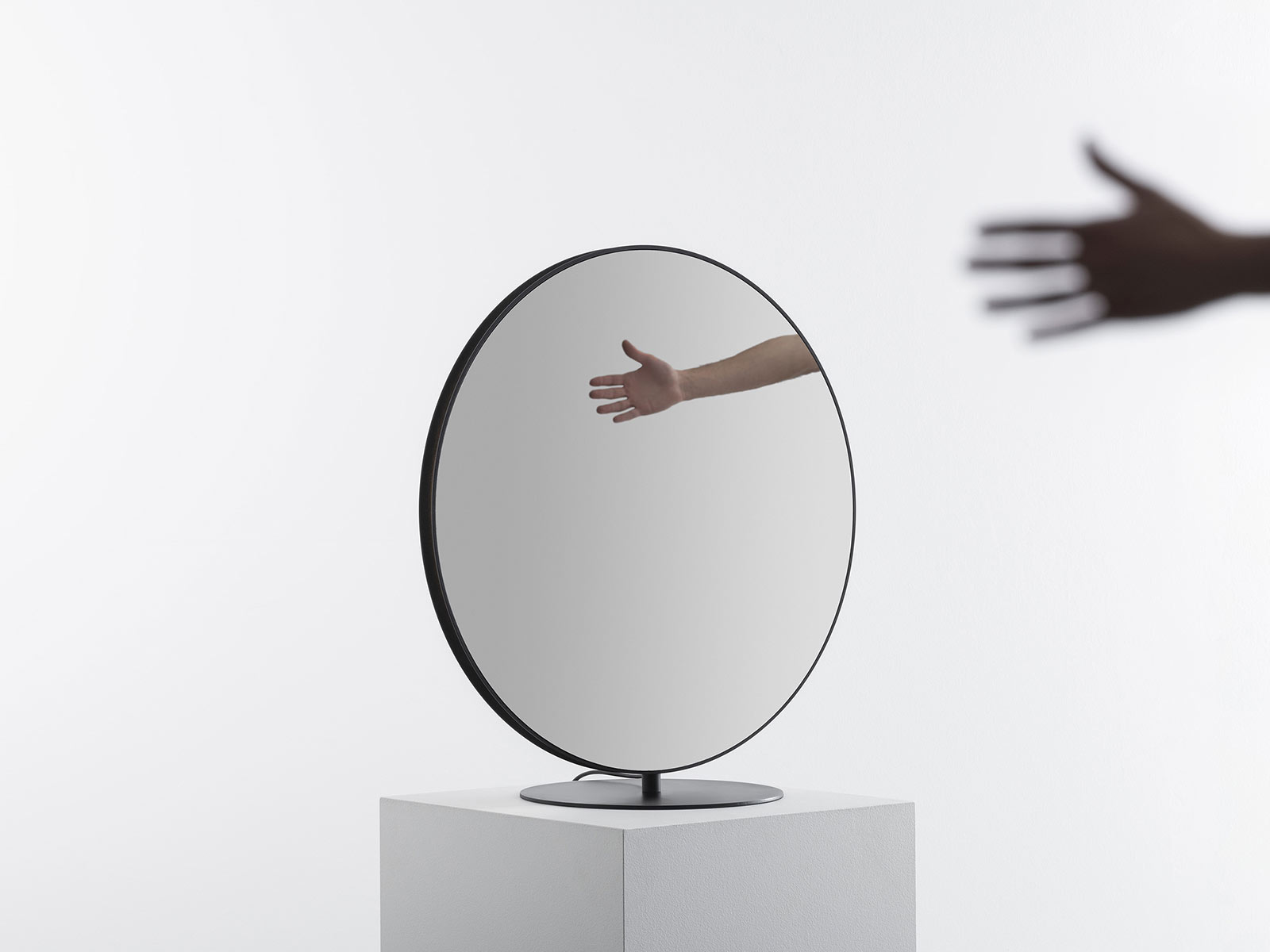 Artemide Seores Floor Lamp