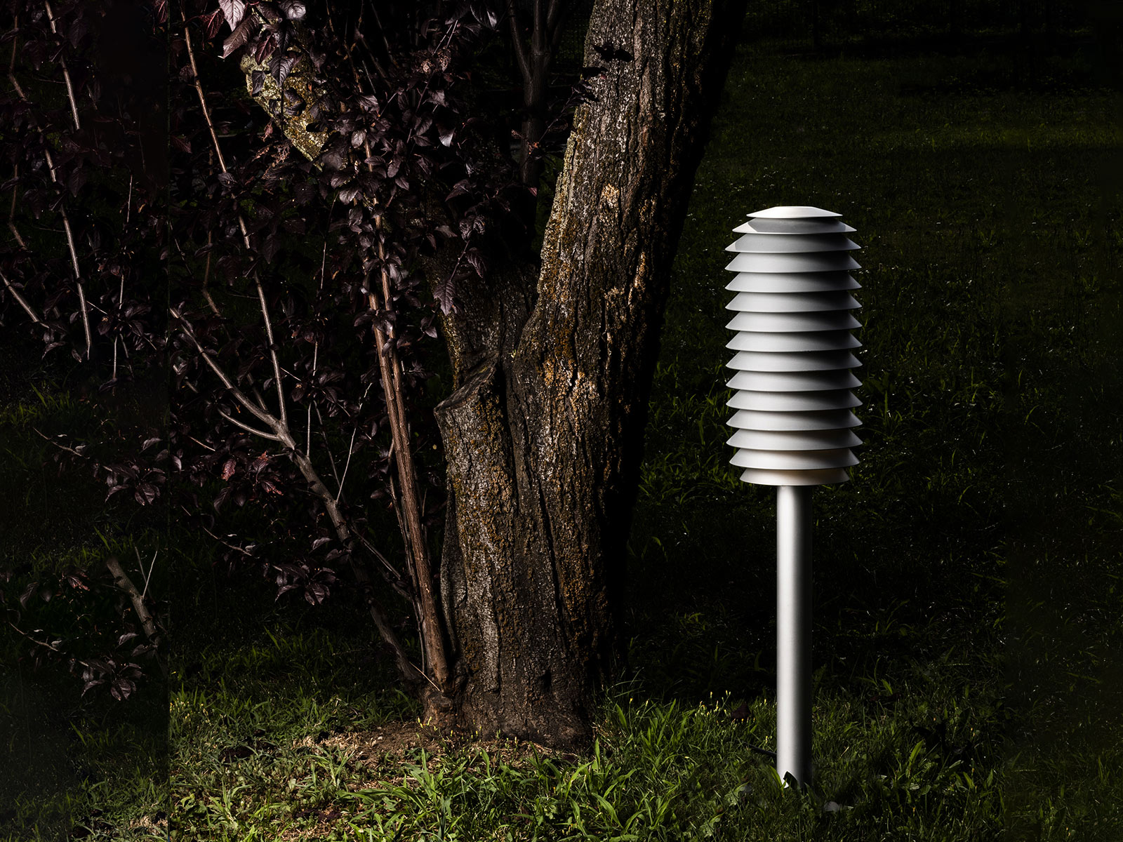 Artemide Slicing Stem Outdoor Floor Lamp