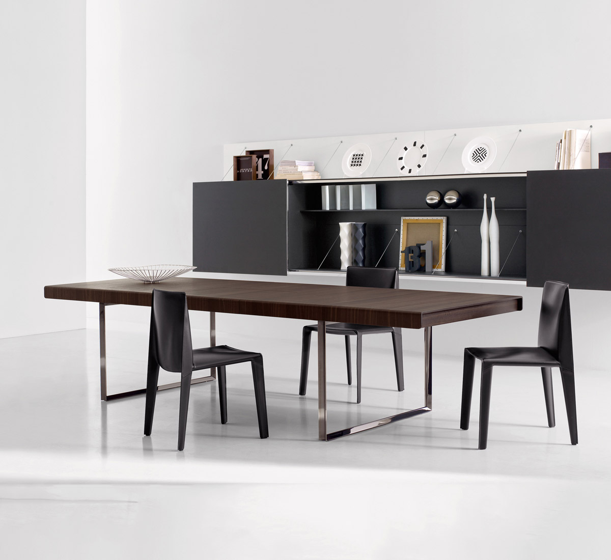 B B Italia Athos 12 Extendable Table