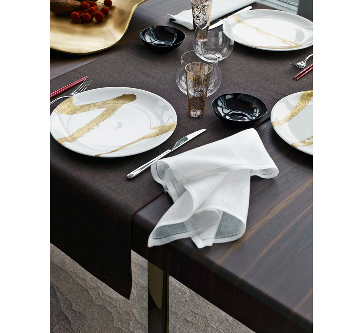 B B Italia Athos 12 Extendable Table