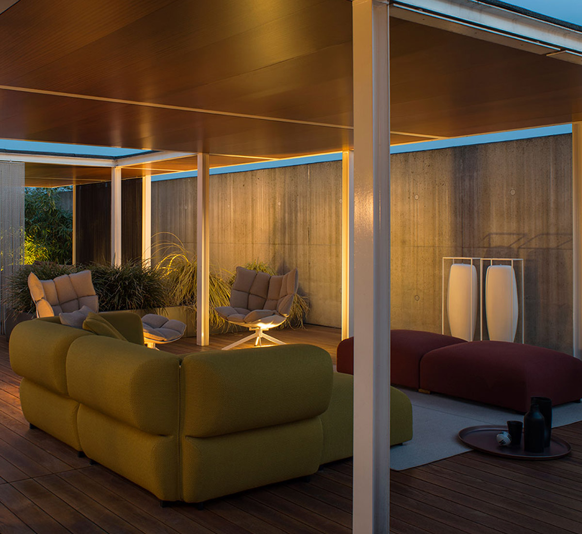 B B Italia Butterfly Collection Seating Outdoor B E