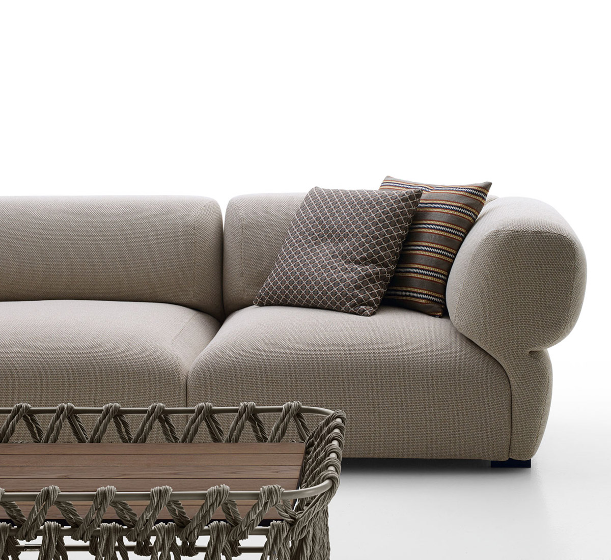 B B Italia Butterfly Collection Seating Outdoor B E