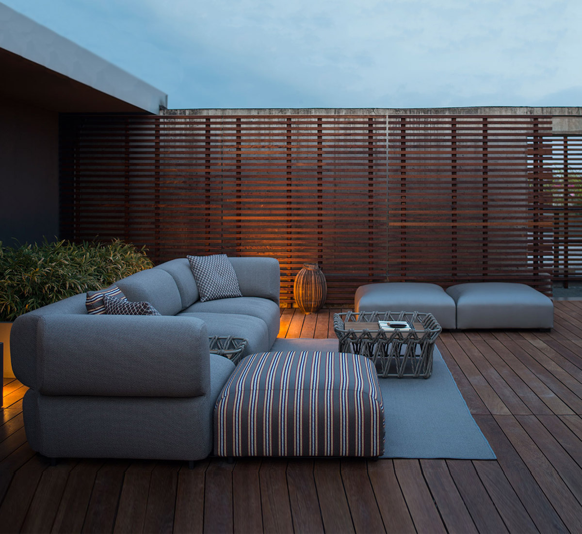B B Italia Butterfly Collection Seating Outdoor B E