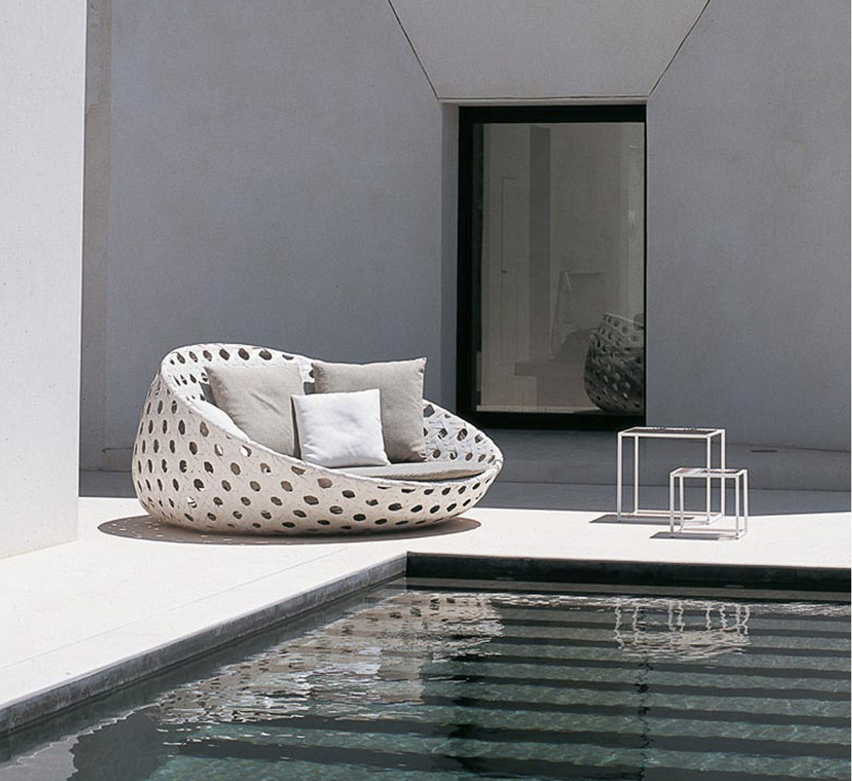 B B Italia Canasta Sofa Oval