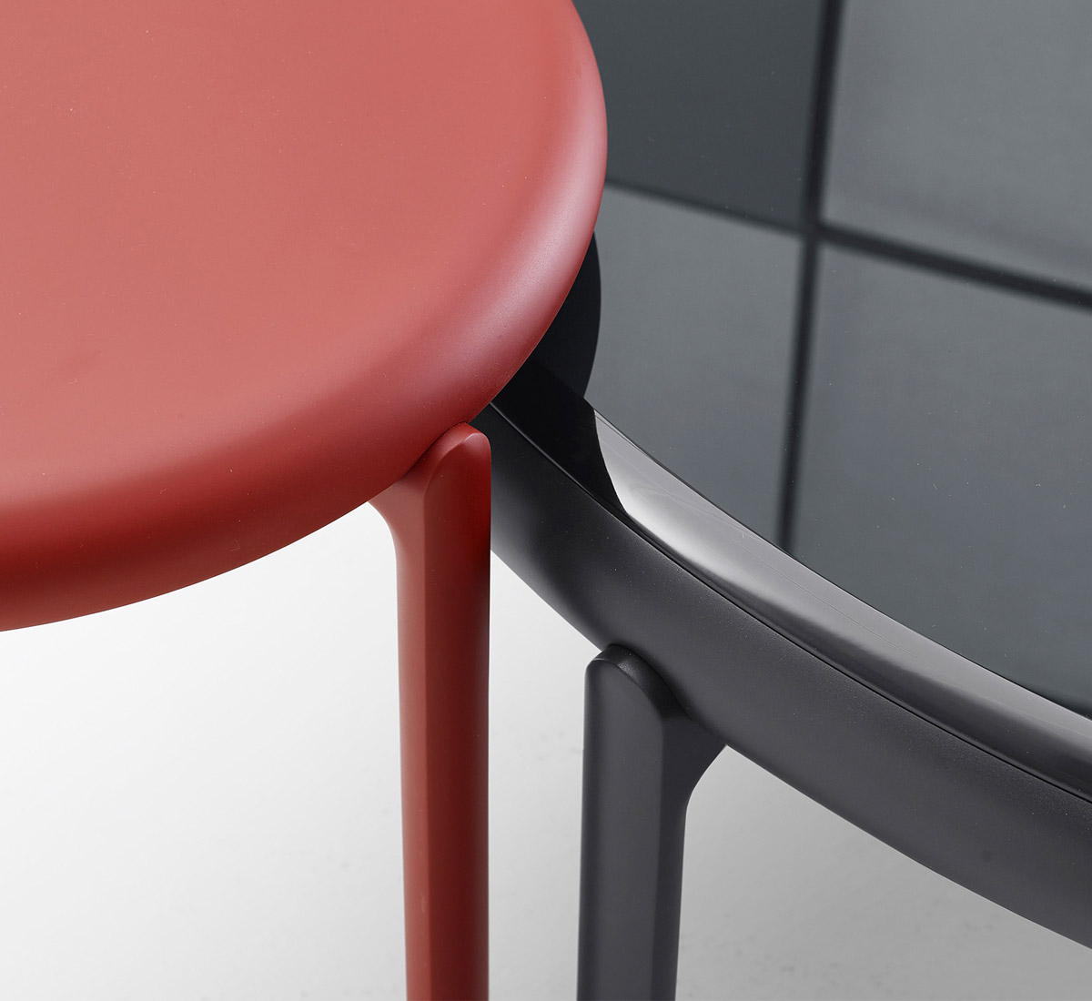 B B Italia Maru Side Table