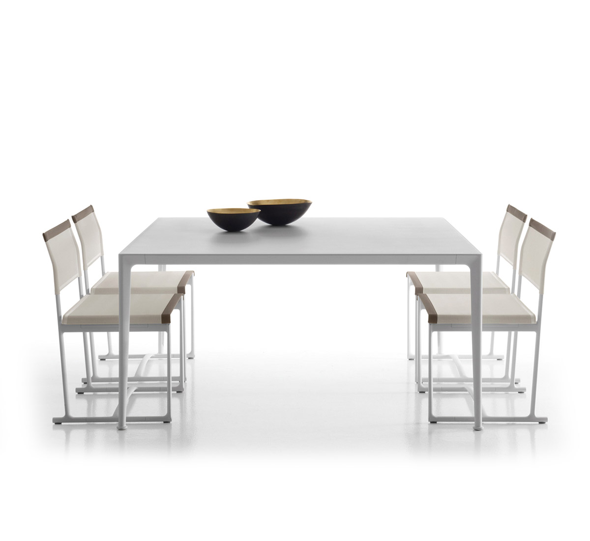 B B Italia Mirto Outdoor Table