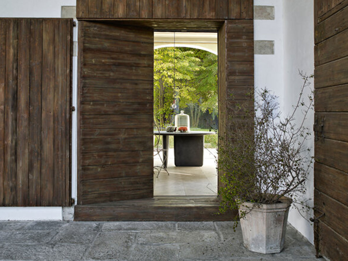 B B Italia Tobi Ishi Outdoor Table