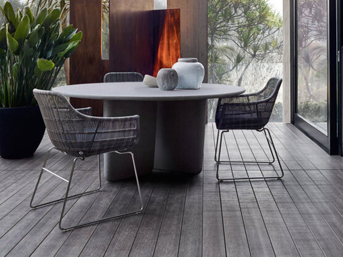 B B Italia Tobi Ishi Outdoor Table