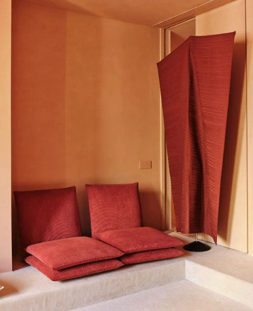 Barcelona Design Baton Paravant