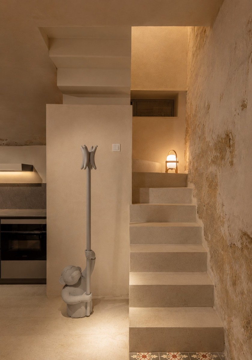 Barcelona Design Monkey Coat Stand