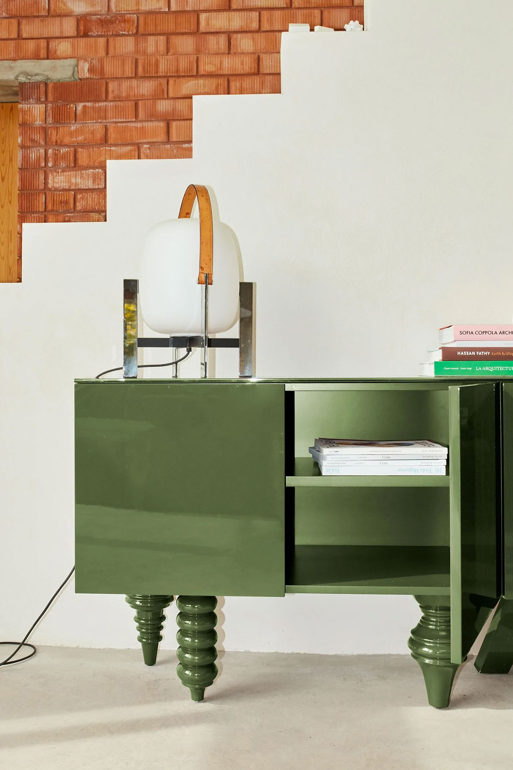 Barcelona Design Multileg Showtime Sideboard