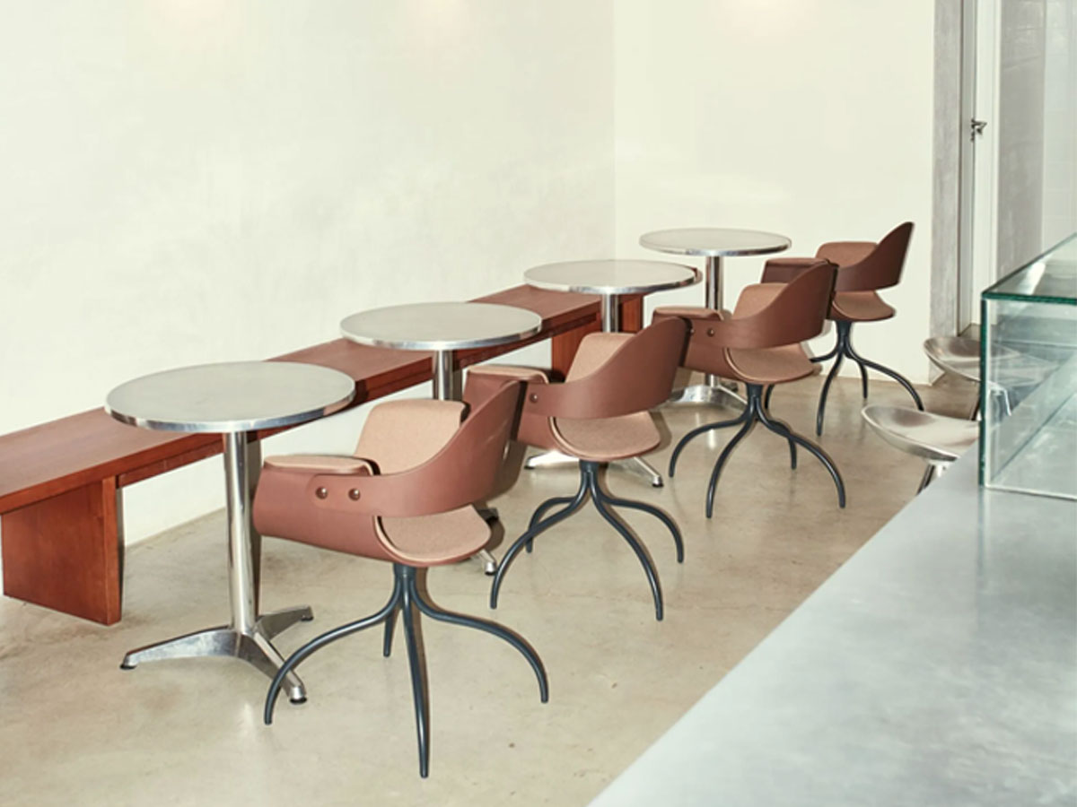 Barcelona Design Showtime Chair Swivel Base