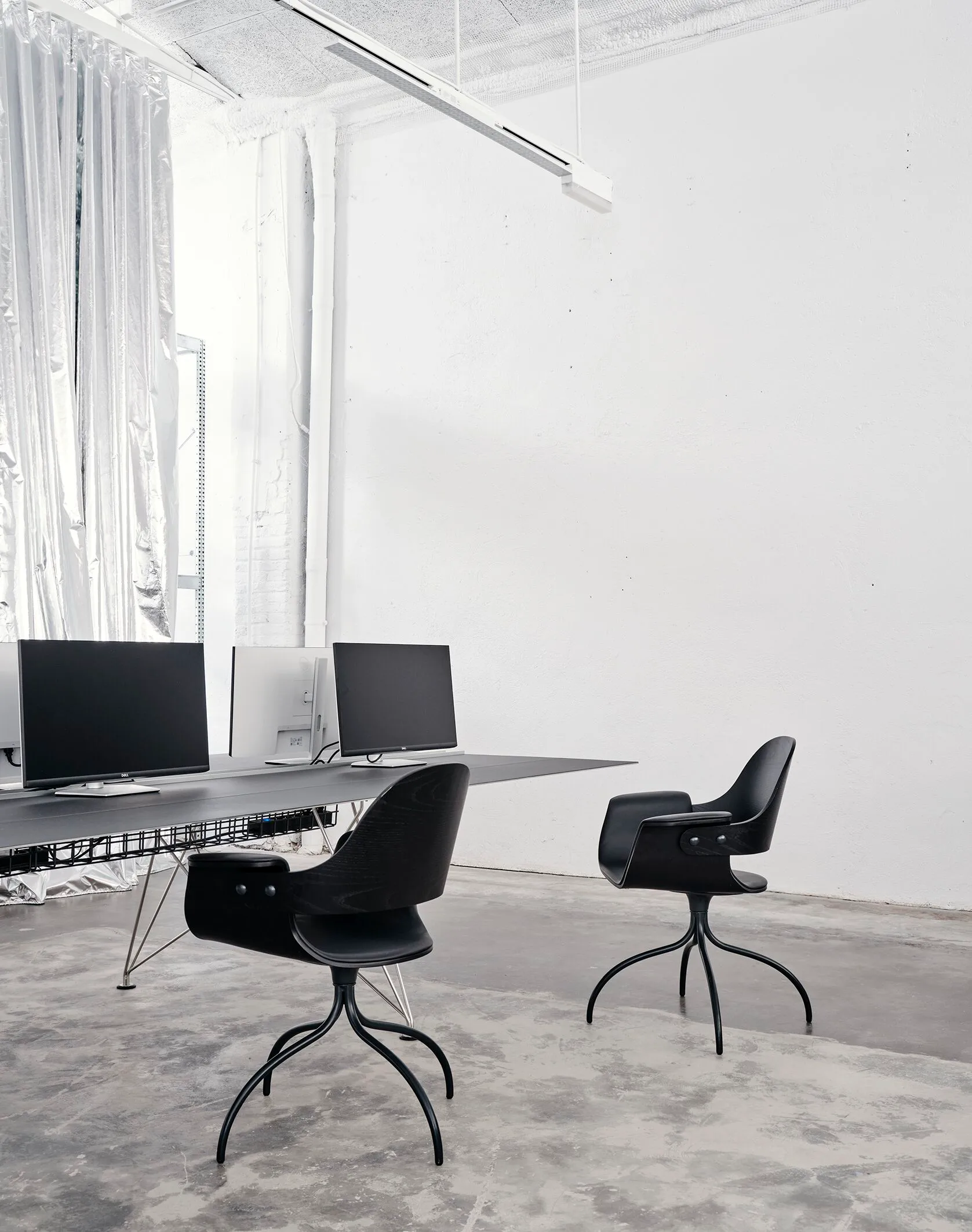 Barcelona Design Showtime Chair Swivel Base