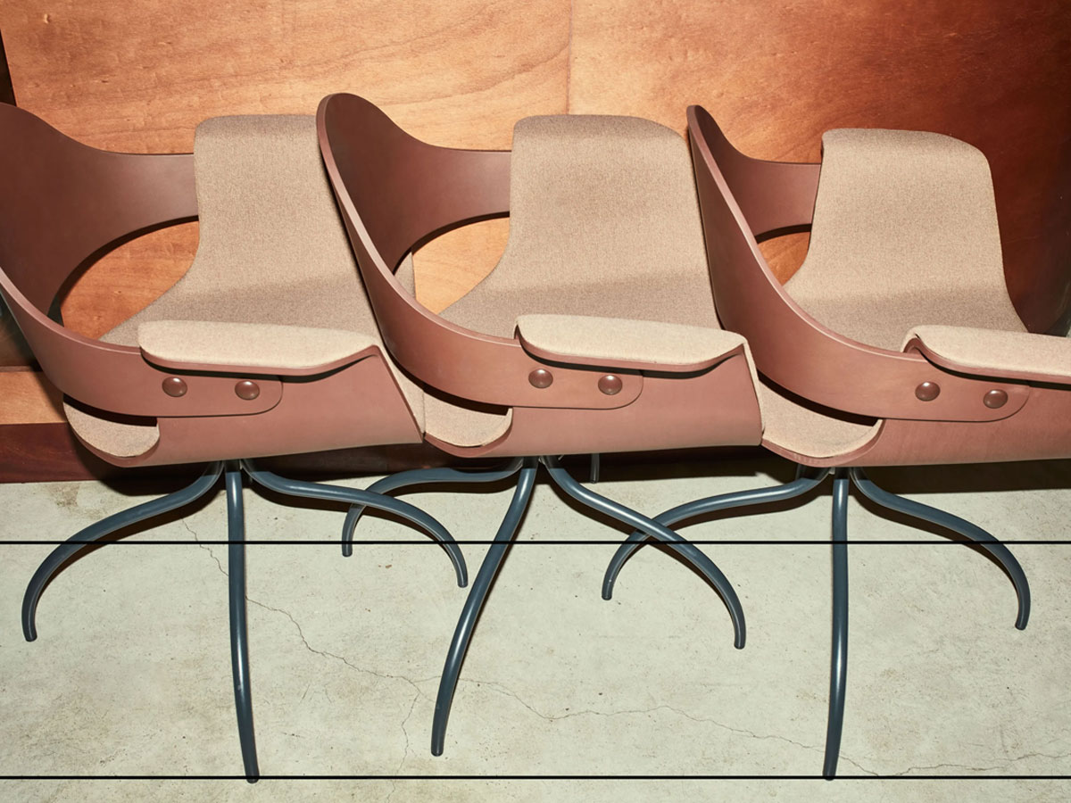 Barcelona Design Showtime Chair Swivel Base