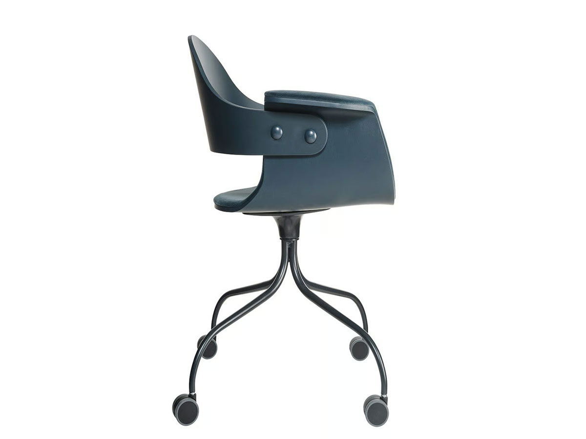 Barcelona Design Showtime Chair Swivel Base With Castors