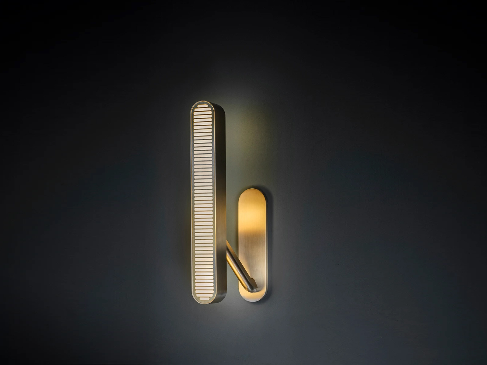 Bert Frank Colt Single Wall Lamp