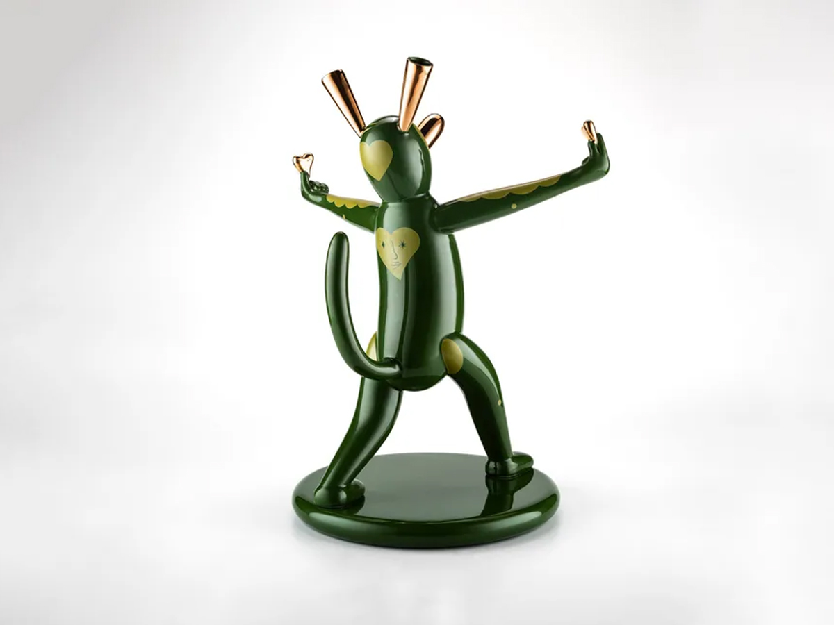 Bosa Love Now Sculpture