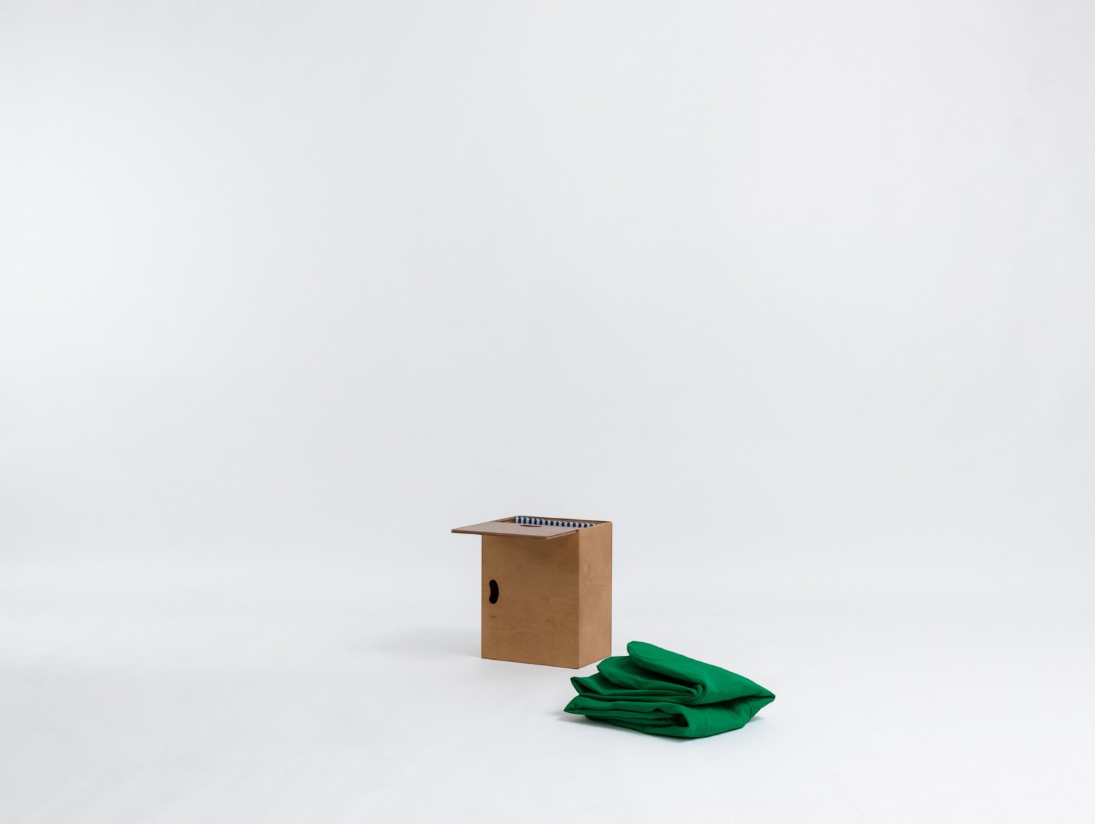 Campeggi Bienvenue Storage Box With Inflatable Mattress