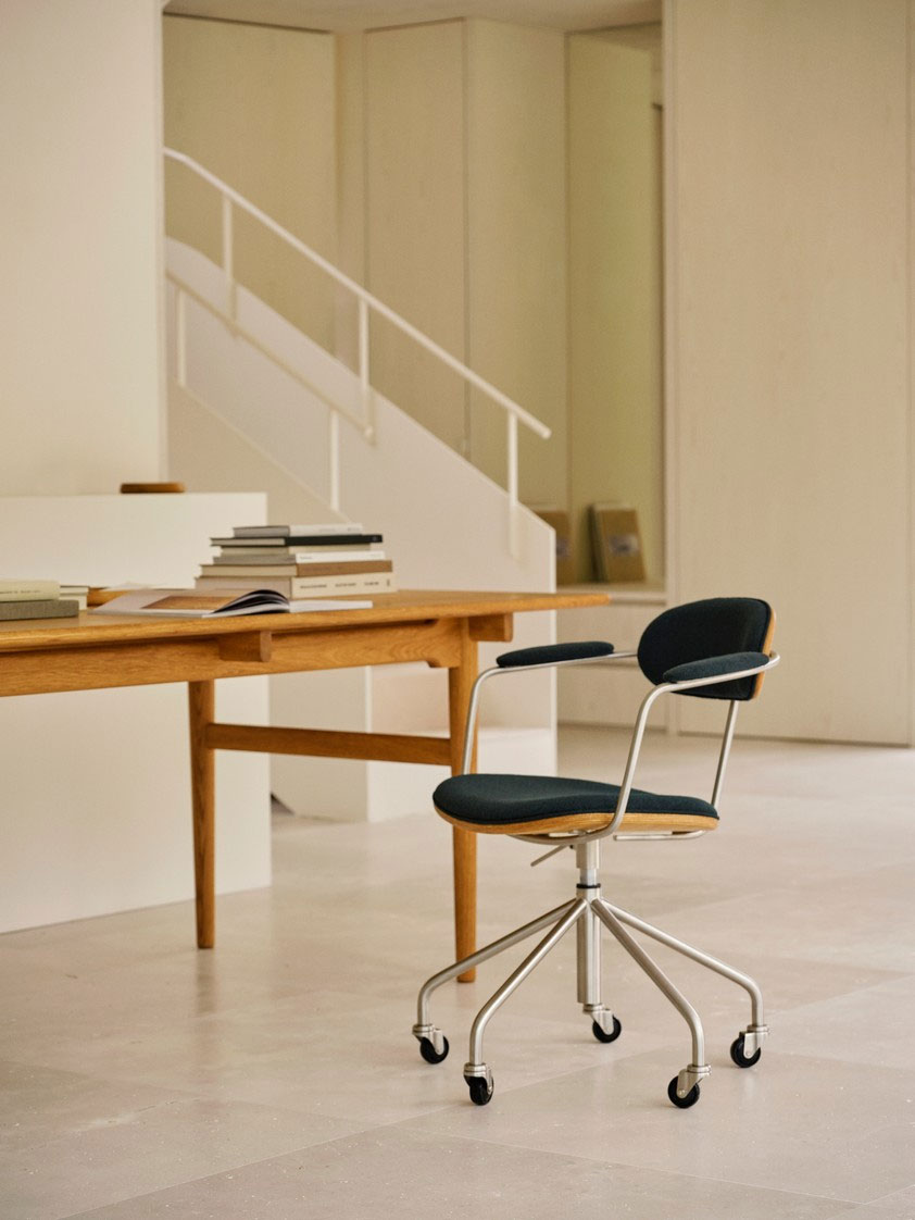 Carl Hansen Son Ch621 Swivel Chair