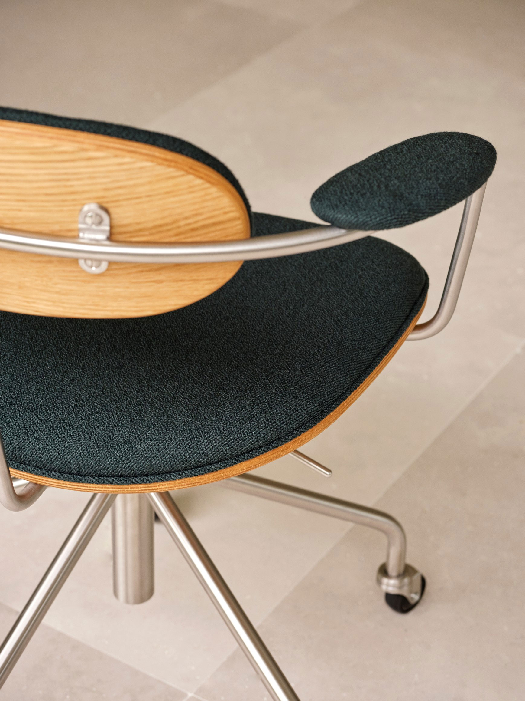 Carl Hansen Son Ch621 Swivel Chair