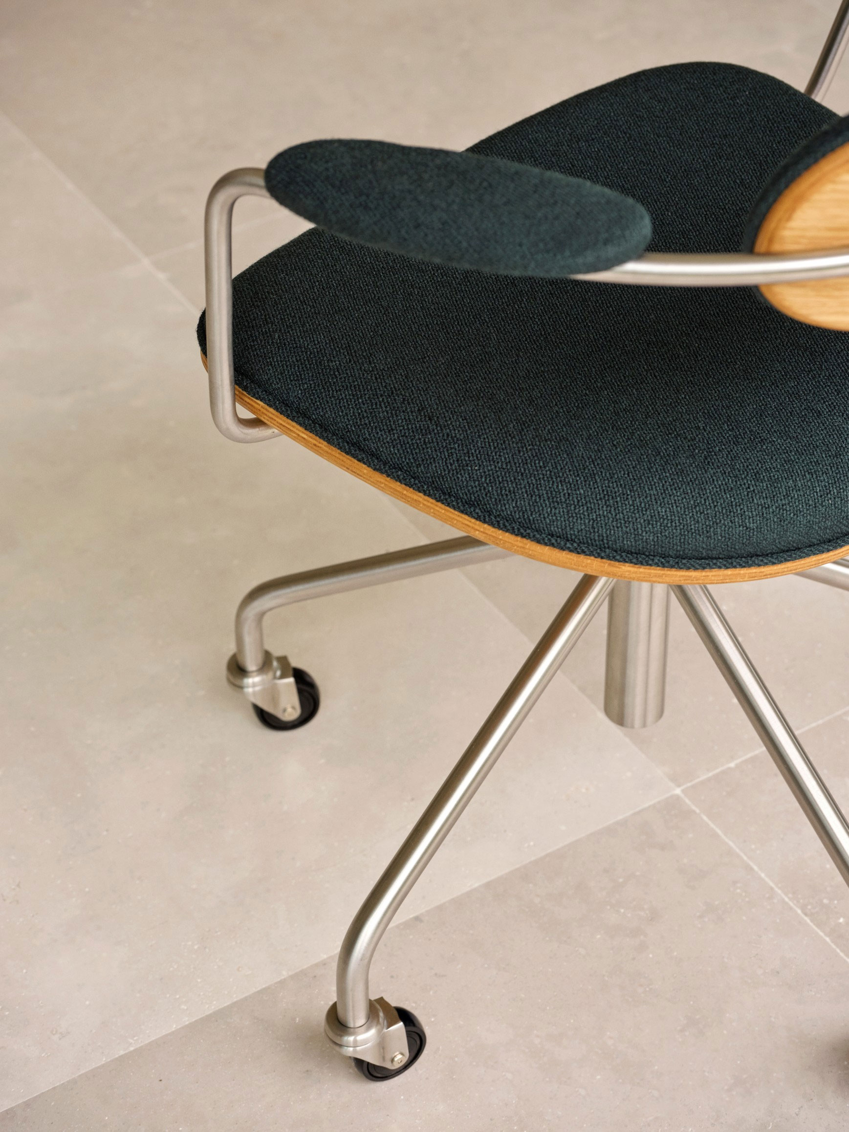 Carl Hansen Son Ch621 Swivel Chair