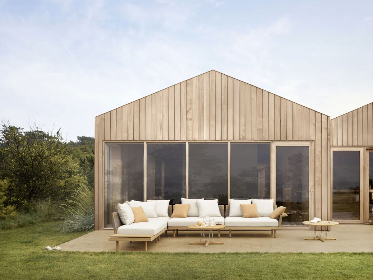 Carl Hansen Son Embrace Corner Sofa With Side Table Outdoor