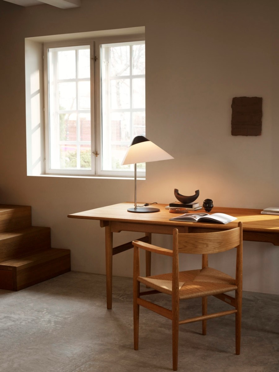 Carl Hansen Son Hjw02 Opala Midi Table Lamp
