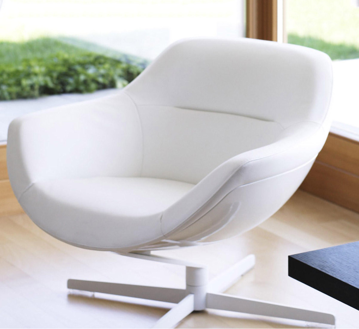 Cassina 277 Auckland Armchair