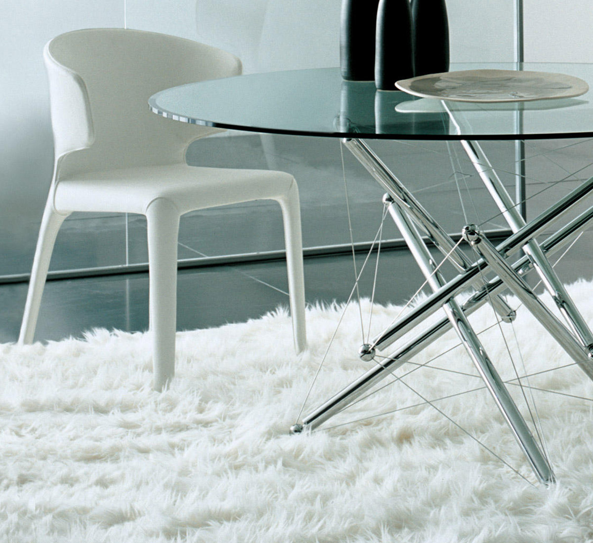 Cassina Hola 367 Chair With Arms