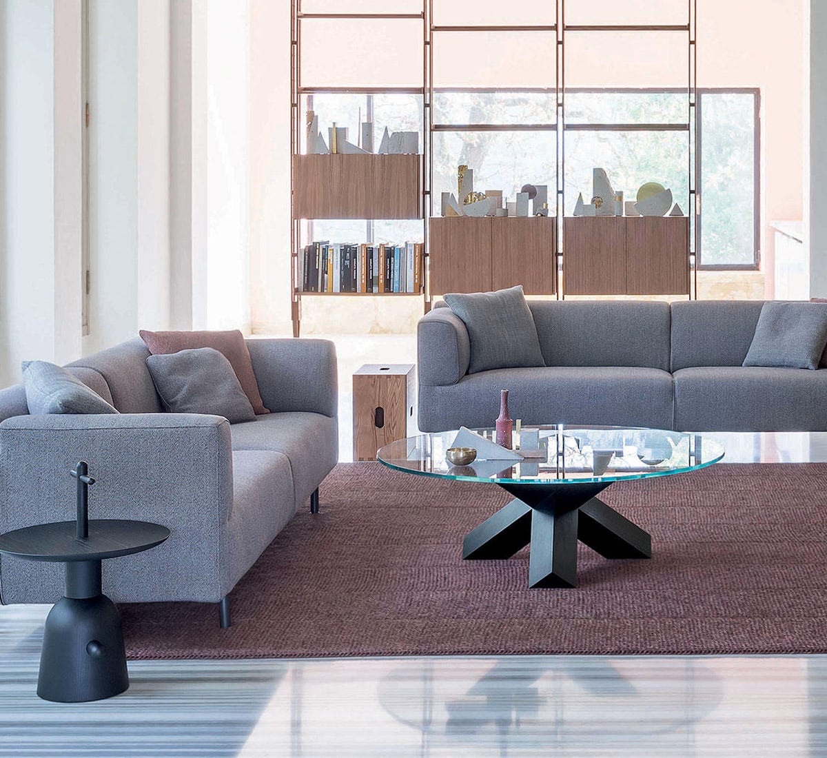 Журнальный столик Cassina 452 La, круглый тонированный