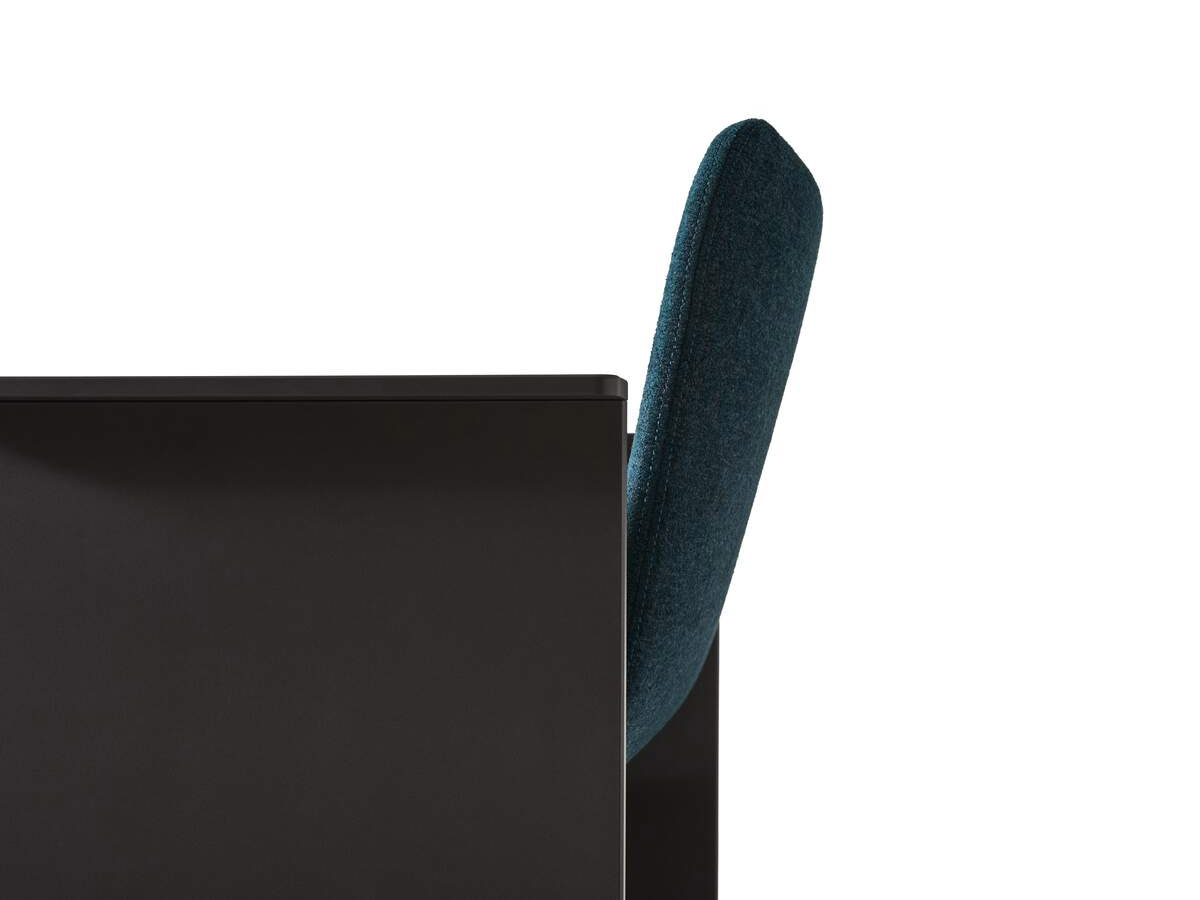 Cassina Flutz Chair 498