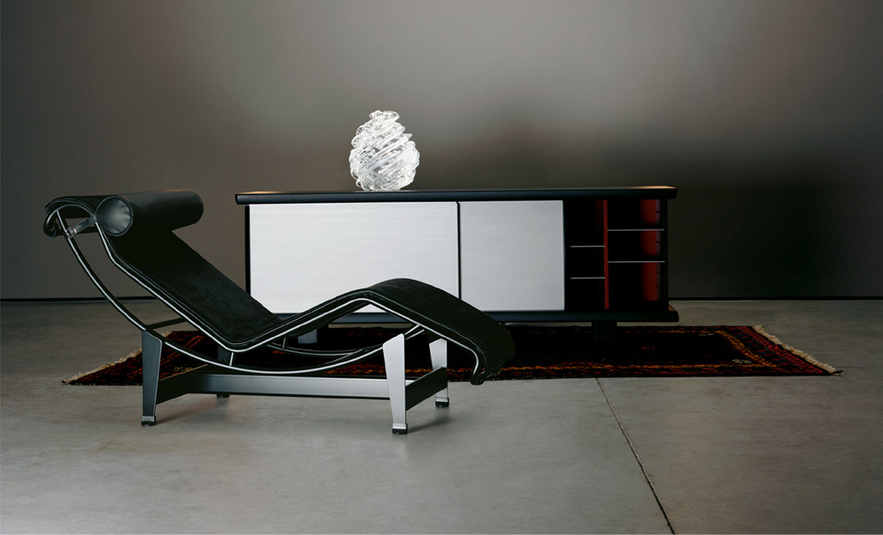 Cassina 513 Riflesso Cupboard High Feet