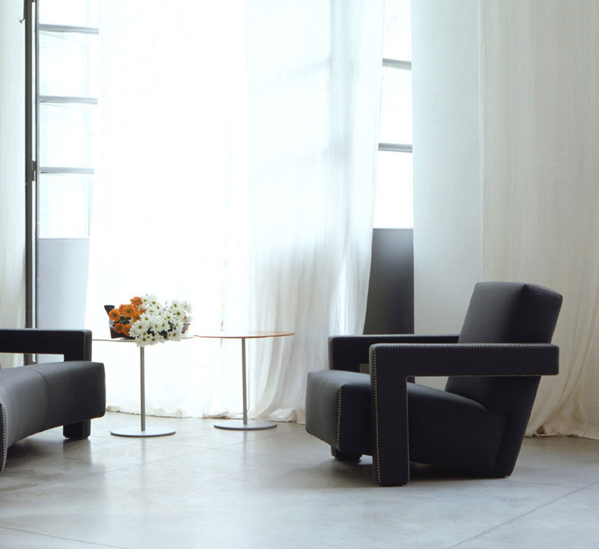 Cassina 637 Utrecht Zig Zag Armchair Stitch