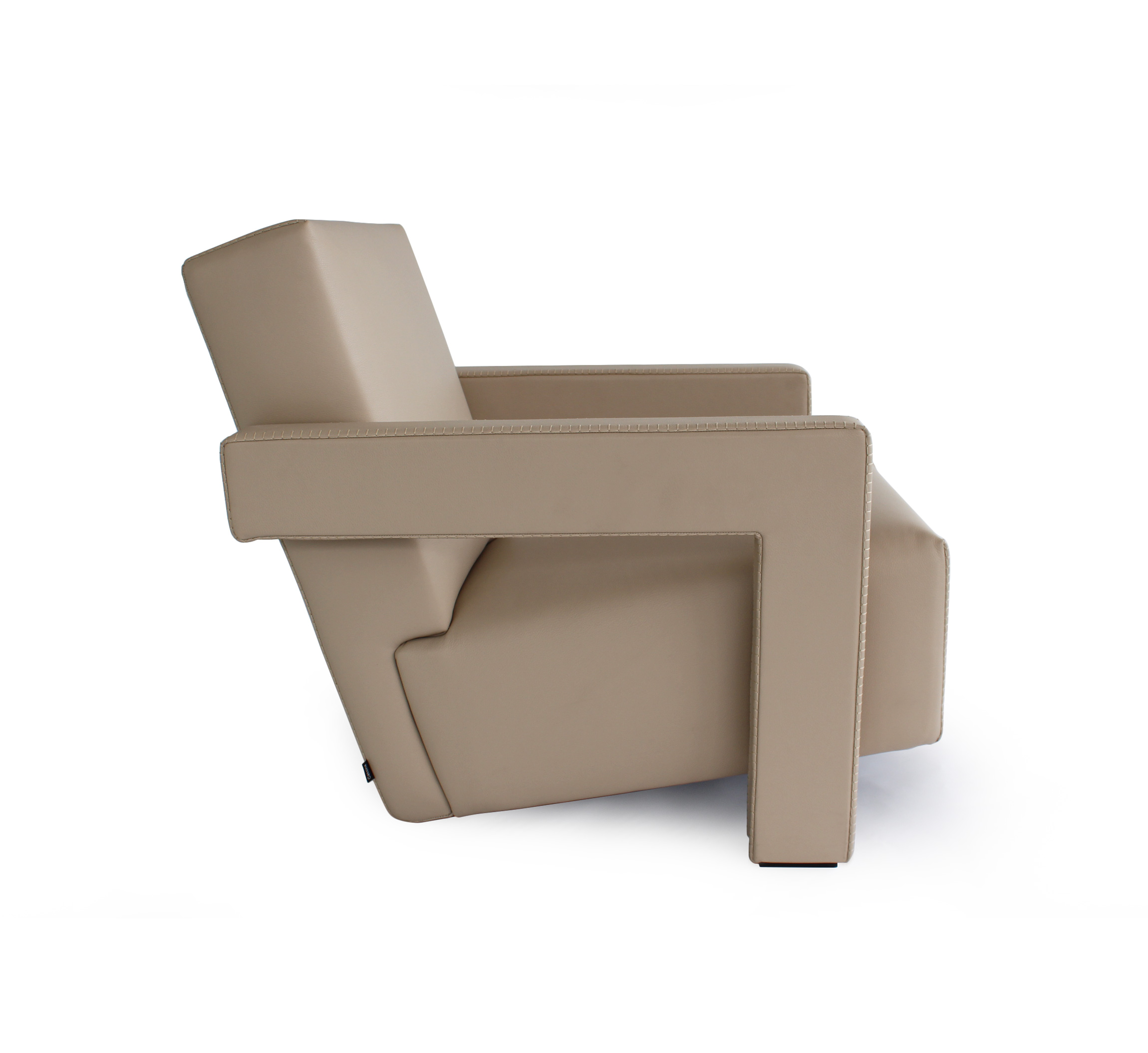 Cassina 637 Utrecht Punto Cavallo Armchair