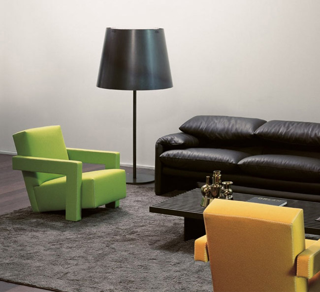 Cassina 637 Utrecht Punto Cavallo Armchair