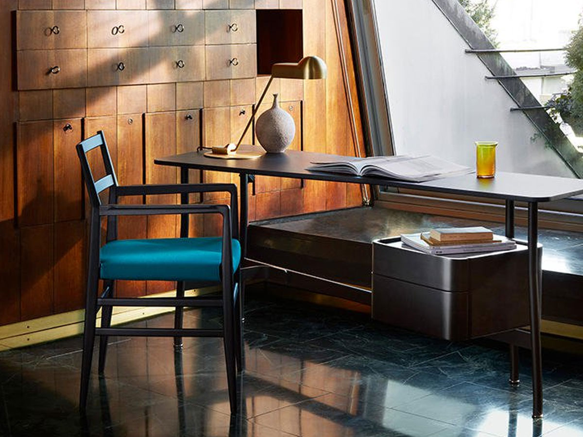 Cassina 646 Leggera Chair With Armrest