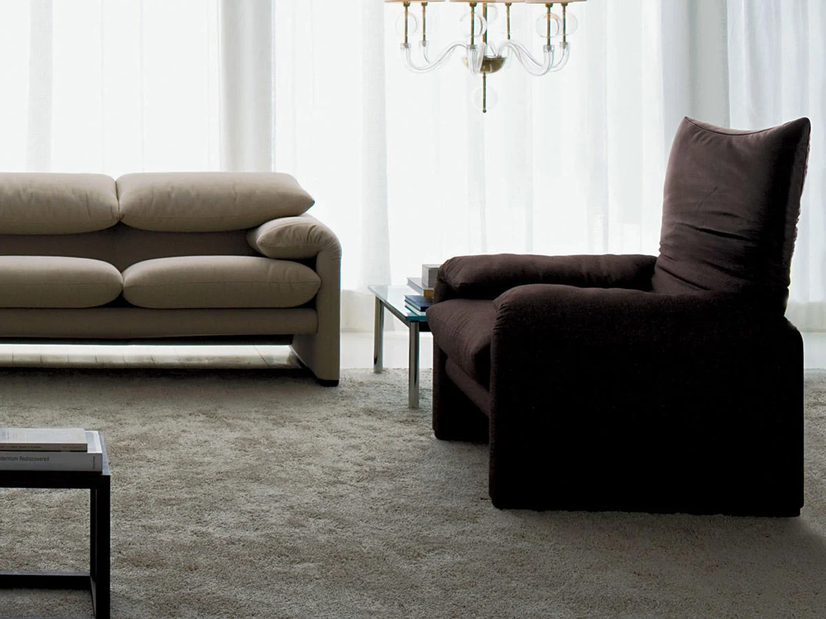 Cassina 675 Maralunga Armchair