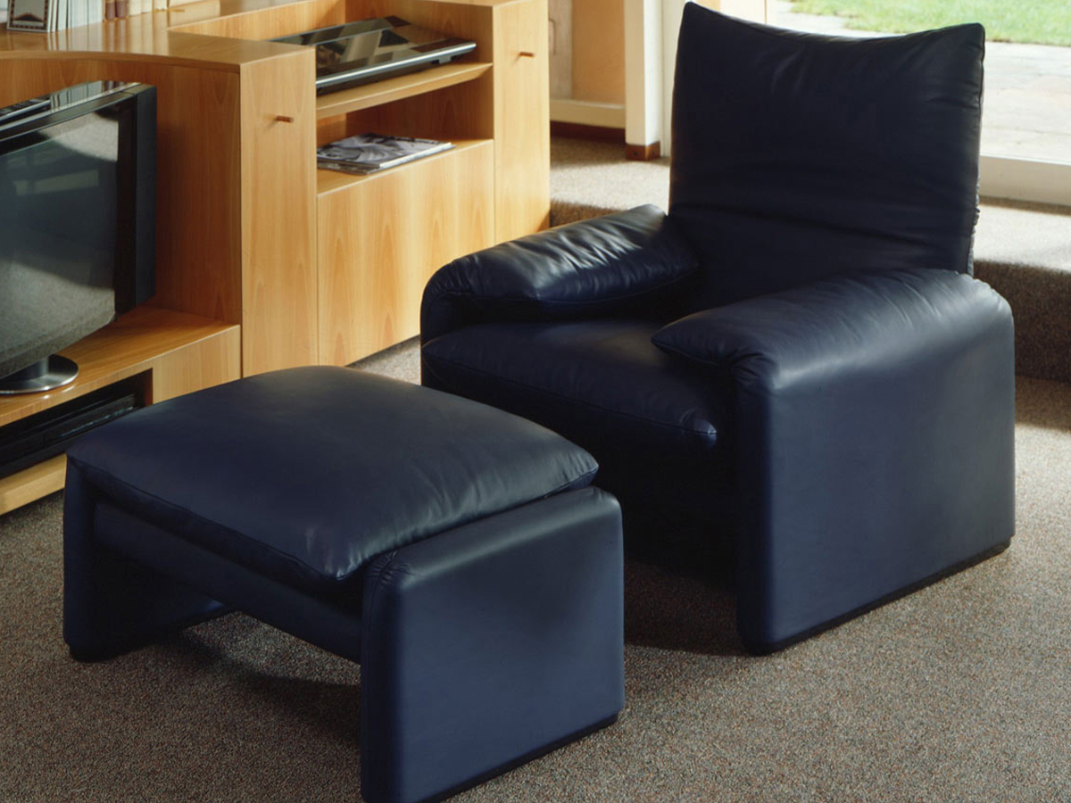 Cassina 675 Maralunga Armchair