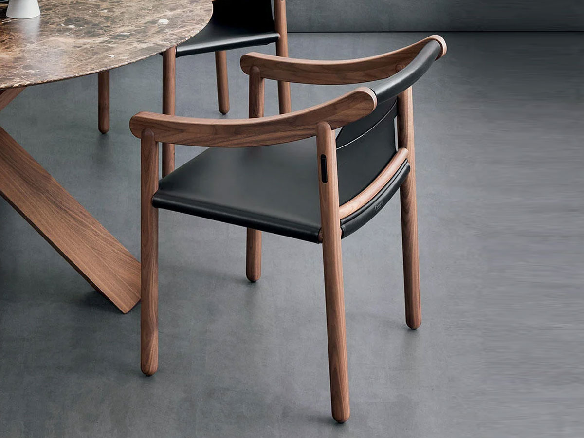 Cassina 905 Chair