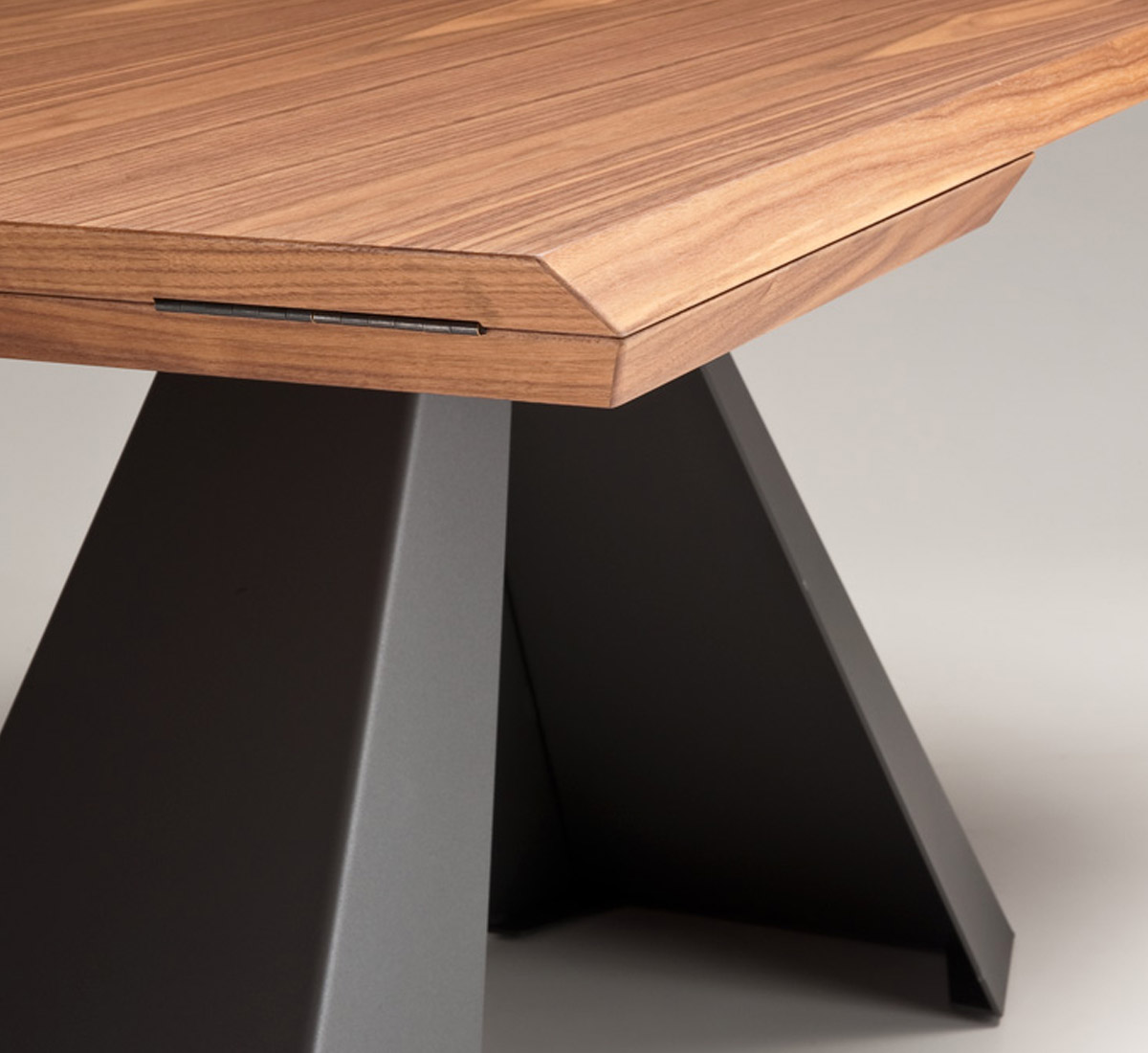 Cattelan Italia Eliot Wood Drive Extendable Table