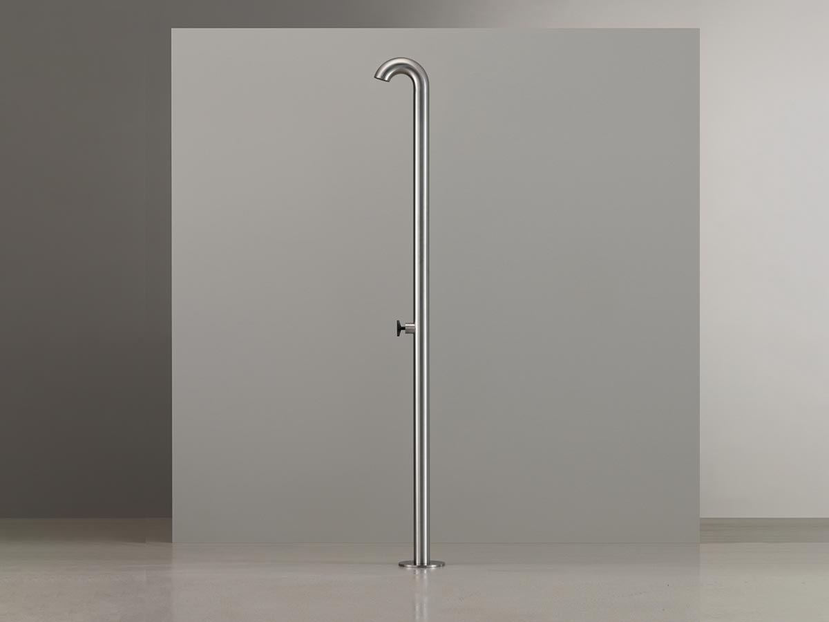 CEADESIGN Bold Free Standing Outdoor Shower